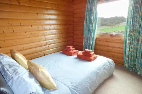Ty Pren Pet-Friendly Holiday Cottage, South Wales  7