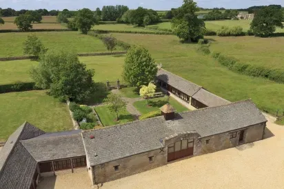 The Cotswold Manor Grange, Exclusive Hot-Tub, Games/Event Barns, 70 acres of Parkland