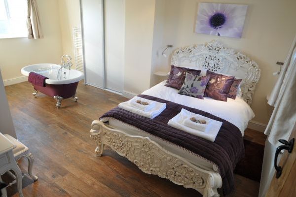 Apple Cottage- High Quality Accommodation with a Hot Tub 3