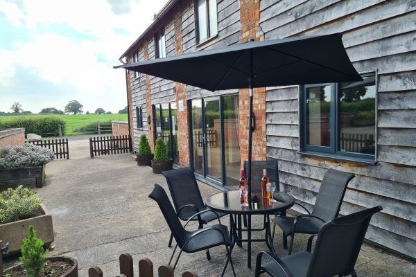Buttercups Haybarn - 5 Star With Swimming Pool, Sports Area 1