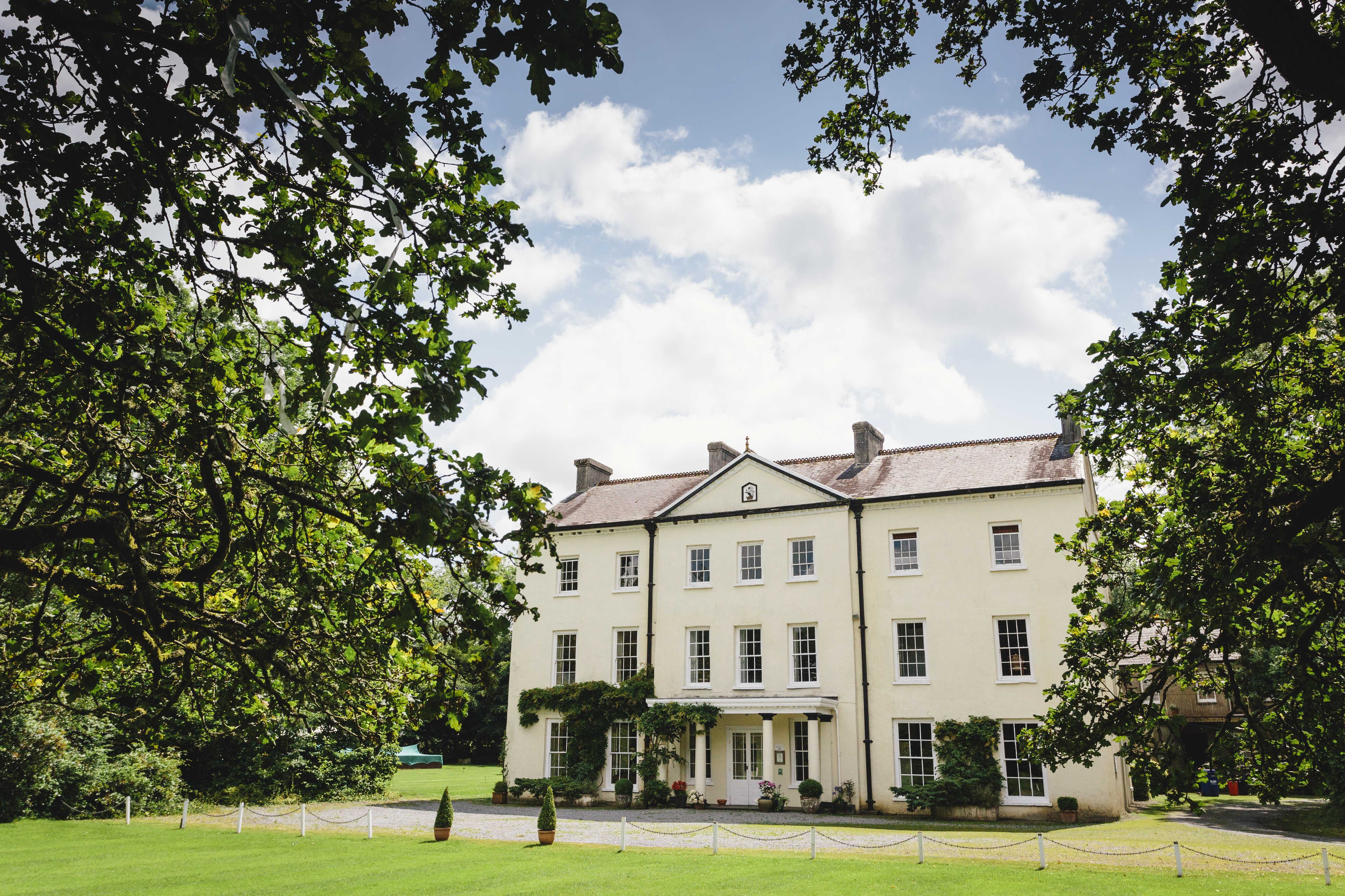 Plas Glansevin, South Wales Mansion, Luxury Cottage in Llangadog