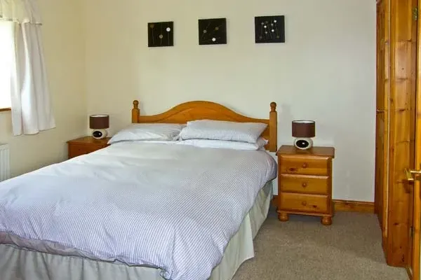 2 Black Horse Cottages dog friendly holiday cottage, Pentraeth, North Wales  5