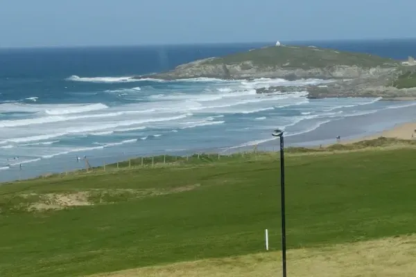 Fistral Retreat 38