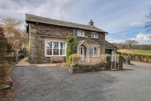 Hilltop At Hawkshead Hill 32