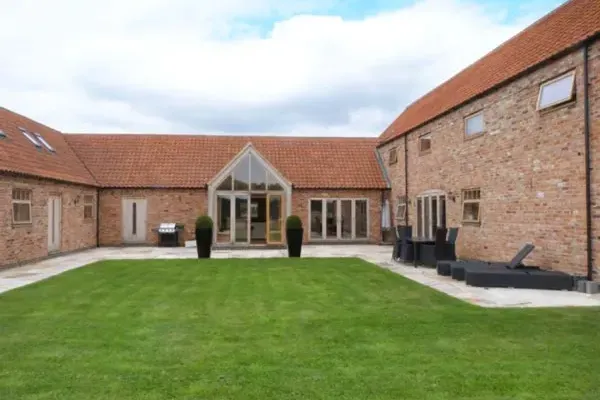 Moor Farm Barns 1