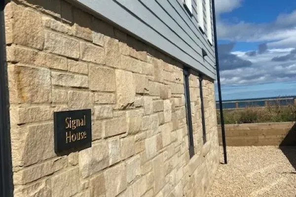 Signal House 56