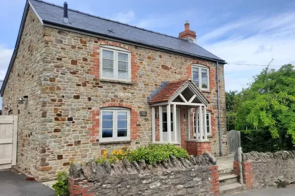 Sleeps 2 Romantic Retreat Stone Cottage with Amazing Views 1