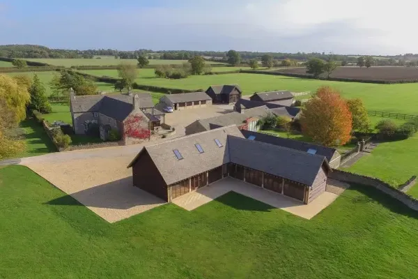 The Cotswold Luxury Manor Hall with Hot Tub & Games Barn 6