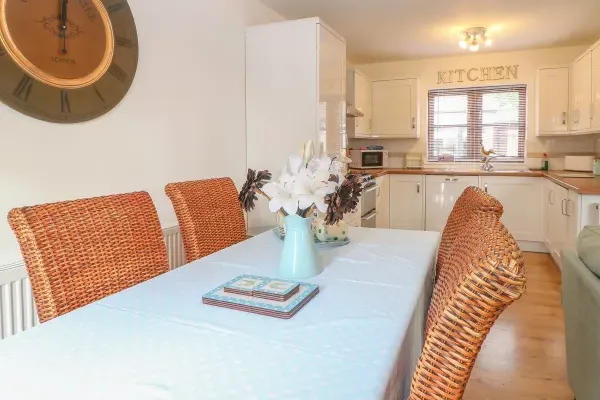 The Haybarn Pet-Friendly Holiday Cottage, East Anglia  6