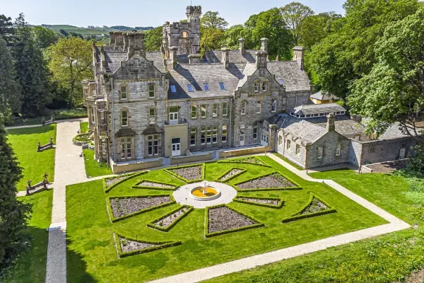 The Kennedy House Stone Cross Mansion 40