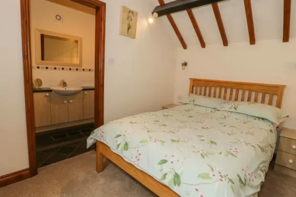 The Old Barn Pet-Friendly Holiday Cottage, North Wales  8