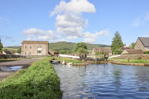 The Swans Nest Lock View 36