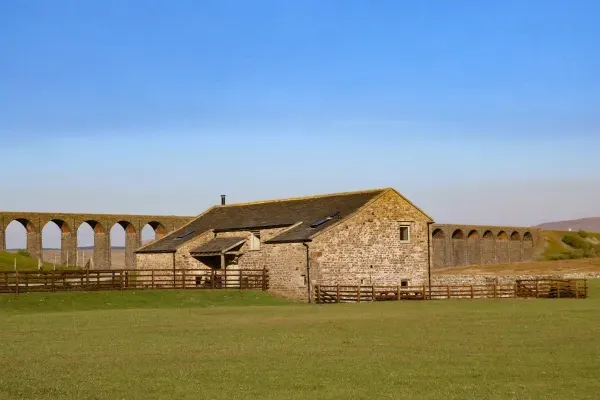 Three Peaks Holiday Barn 1