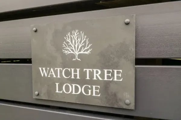 Watch Tree Lodge 4