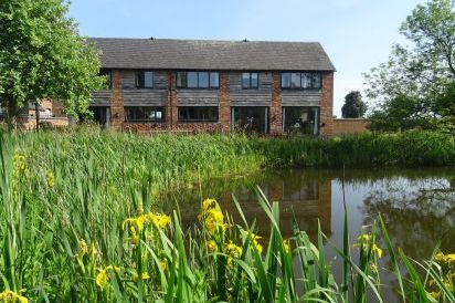 Buttercups Haybarn - 5 Star With Swimming Pool, Sports Area