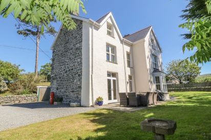 Tyddyn Goronwy Beach Cottage, Talybont, North Wales 