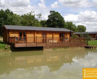 Stretton Lakes 4 And 5 Star Gold Log Cabins Luxury Cottage In