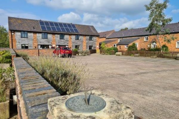 Buttercups Haybarn - 5 Star With Swimming Pool, Sports Area 22